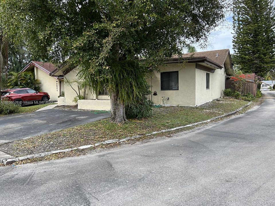 2nd image of 4031 SW 84th Ter