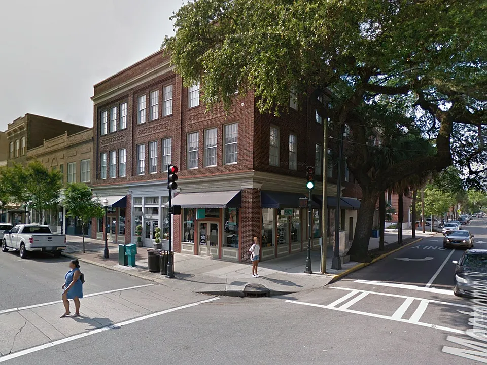 104 Montgomery St #4