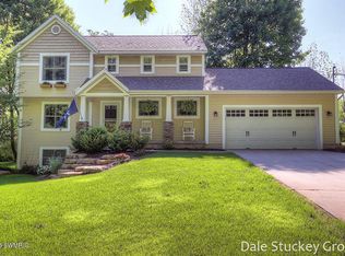 9122 Elstner Ave NE, Rockford, MI 49341