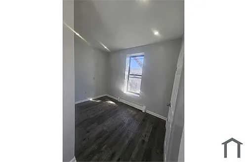150 Broad St #2B Photo 1