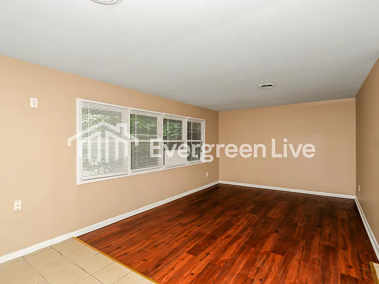1331 Compton Rd — Photo 3
