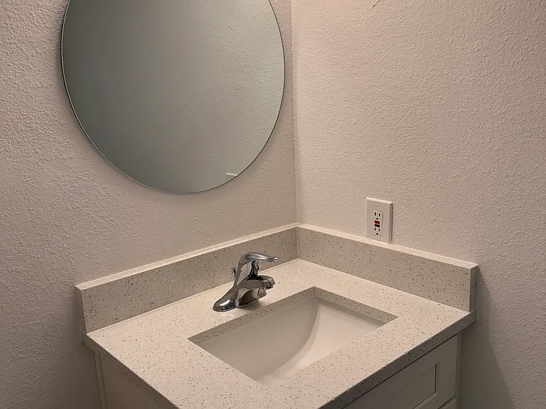 4703 W McElroy Ave #1 — Photo 6