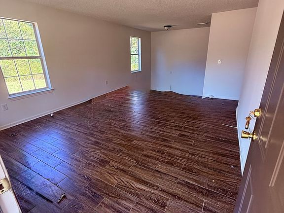 2nd image of 13852 Old Marion Rd