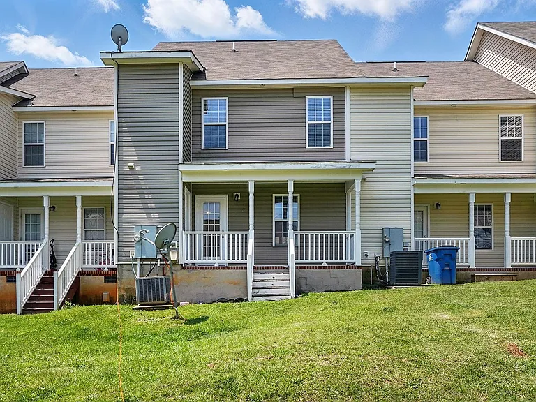 401 Whitehall Ct — Photo 30
