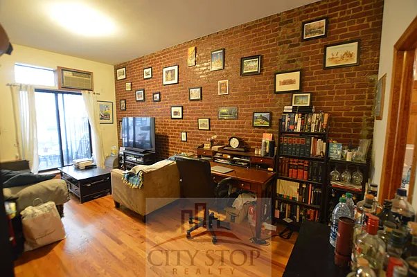 Rented by City Stop Realty | media 18