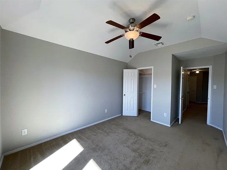 9787 Old Field Dr — Photo 22
