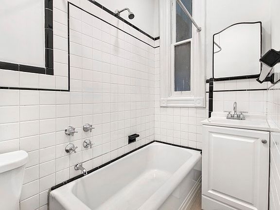 5th image of 60 Sutton St Floor 1