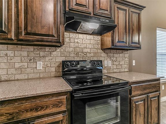 5th image of 2411 Lerkim Cir