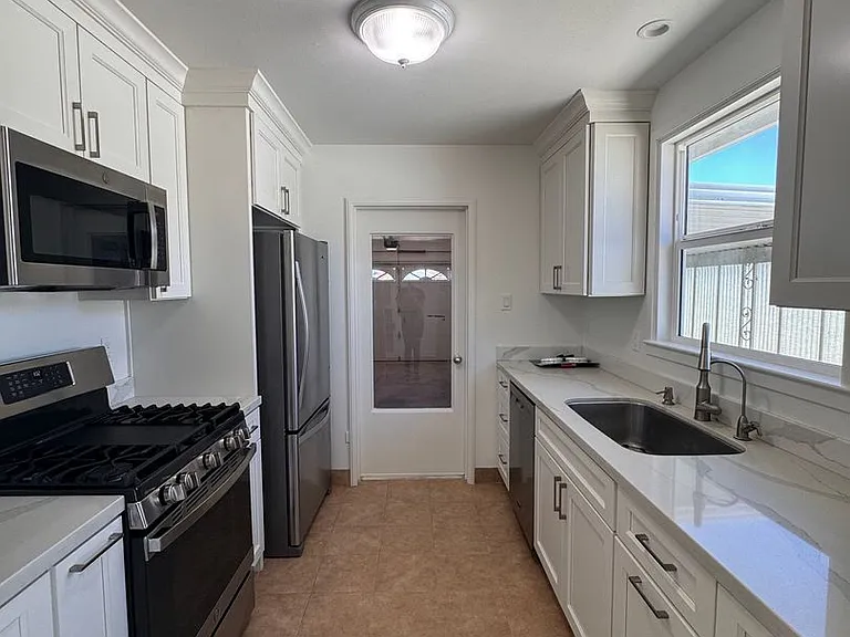 209 E Laurel Dr — Photo 7