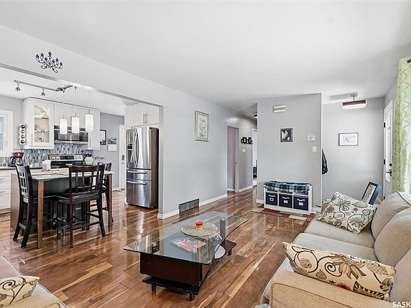 5th image of 131 Ottawa AVENUE S