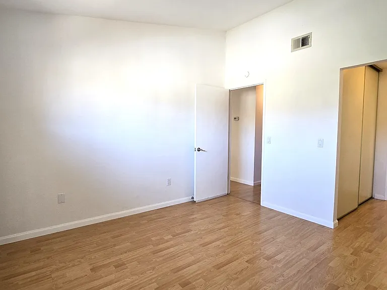 38715 Huntington Cir — Photo 14