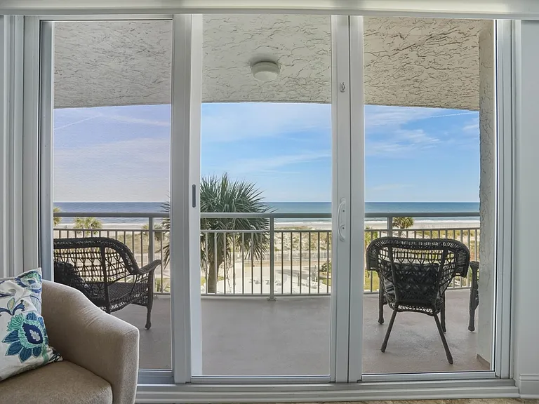 1601 Ocean Dr S — Photo 4