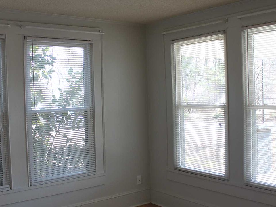 2nd image of 808 Circle St