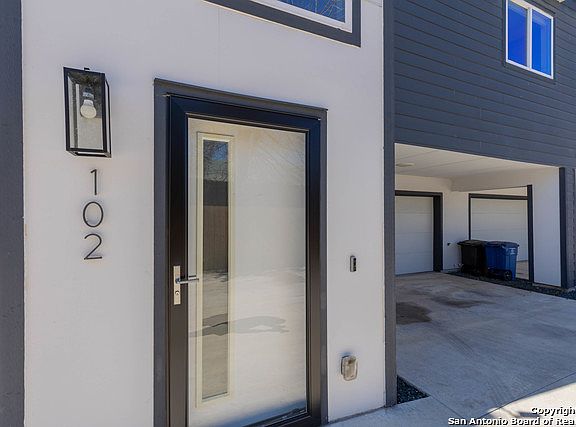 4th image of 1226 Wyoming St #102