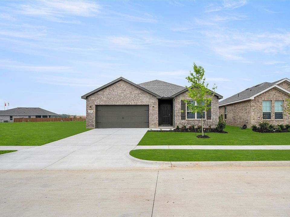 1st image of 111 Lost Oak Dr