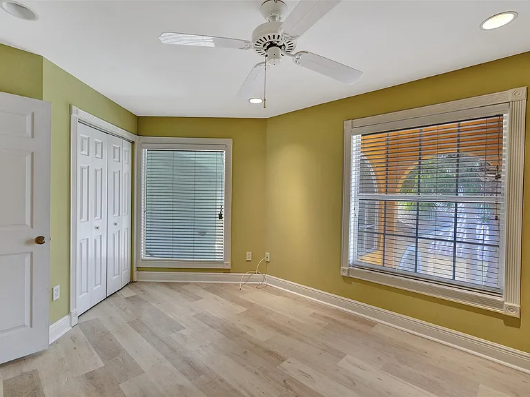 10902 Tamoron Ln — Photo 51