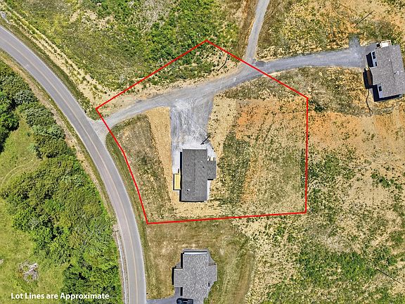 4th image of 7184 Mountain Valley Rd
