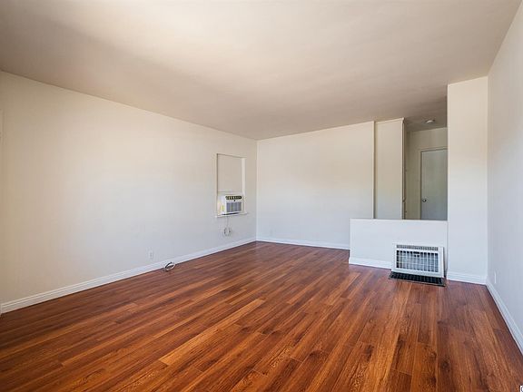 3rd image of 1337 N Buena Vista St #A
