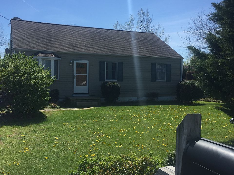 2nd image of 607 Worcester St