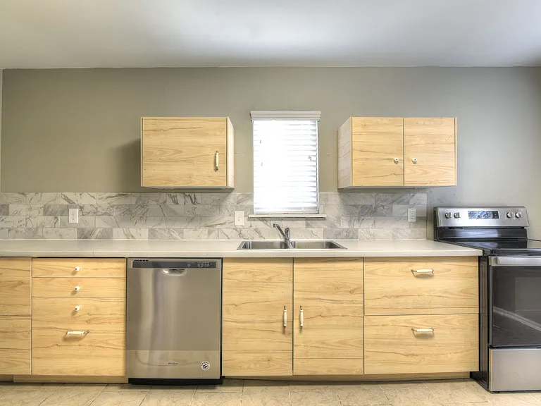891 Lane Ave — Photo 5