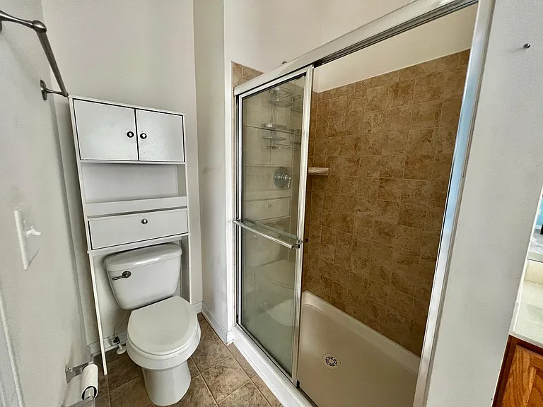 Walk in shower as well
