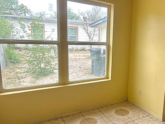 4th image of 312 Long Dr