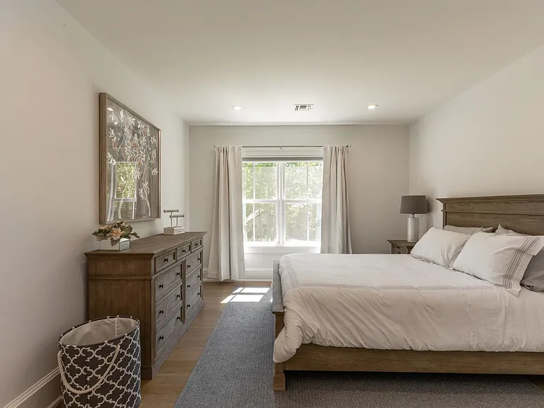 Woodcrest Dr — Photo 18