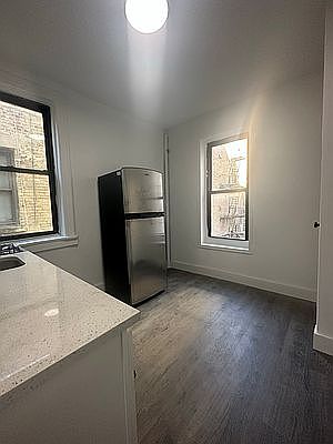 4th image of 309 W 54th St APT 5D