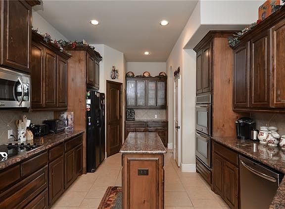 2nd image of 1805 Monaco Dr