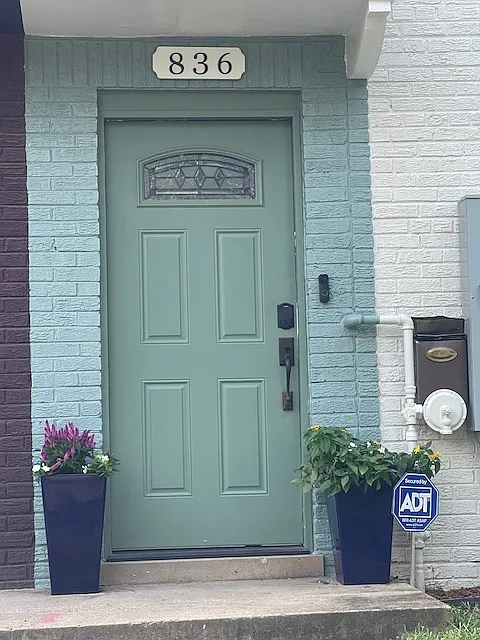 836 19th St NE — Photo 2