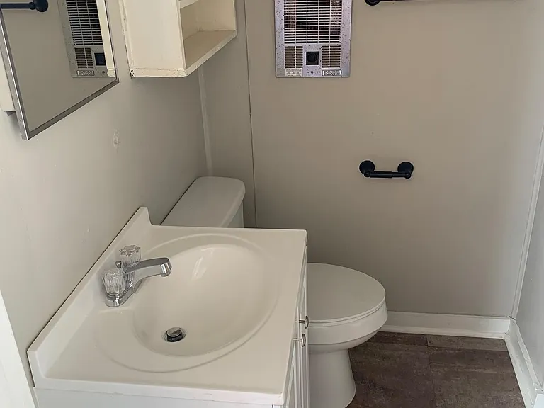 1512 Houston St #2 — Photo 5