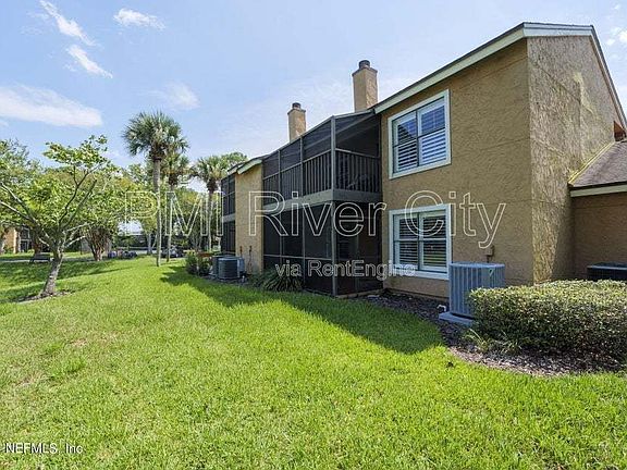 5th image of 908 Shoreline Cir