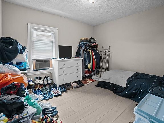 4th image of 76 Slater St