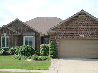 18942 Plantation Dr, Macomb, MI 48044