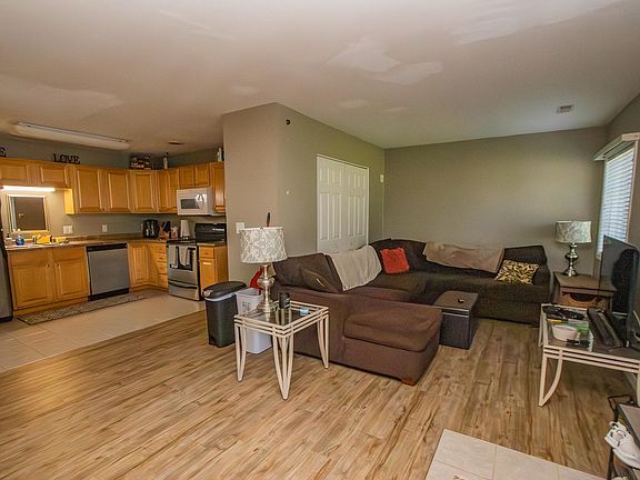 3rd image of 3 27th St Unit 119