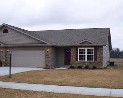 811 Daisy Cir photo 1