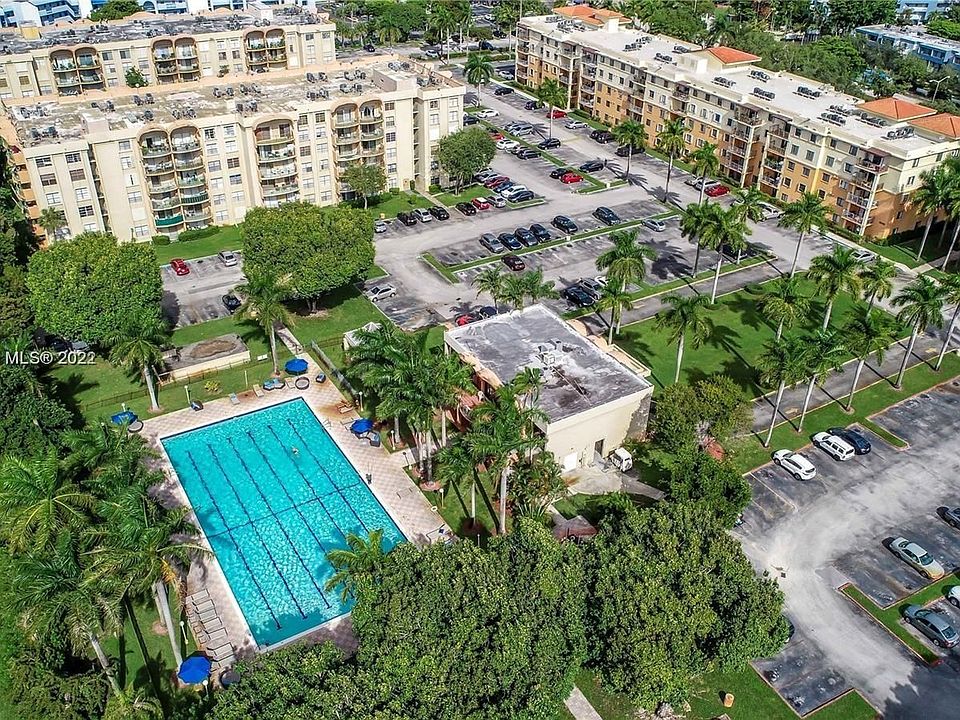 2nd image of 9310 Fontainebleau Blvd APT 307