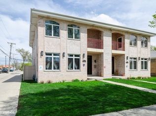 8743 Trumbull Ave, Skokie, IL 60076