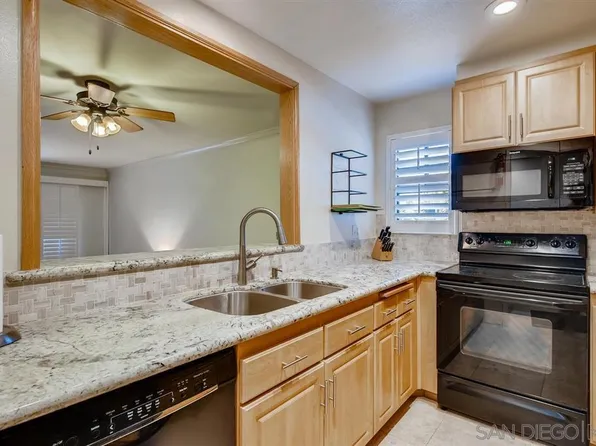 8860 Villa La Jolla Dr Unit 222, La Jolla, CA 92037