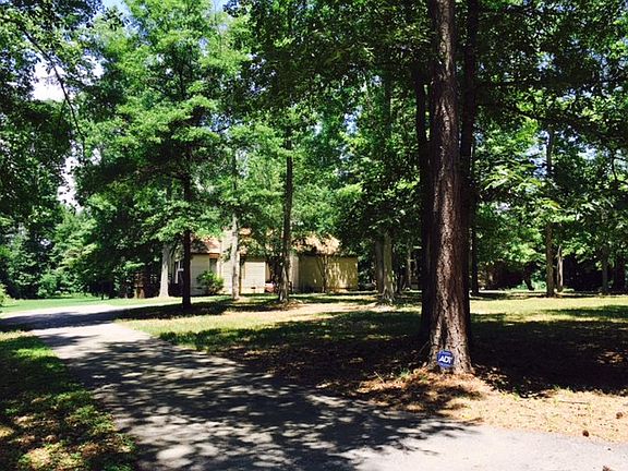 3rd image of 7085 Seawell Ave