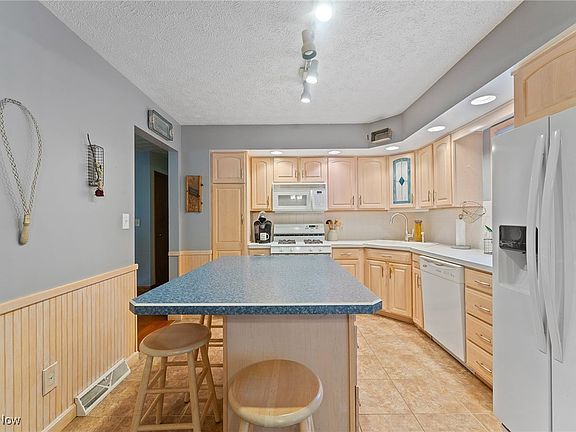 5th image of 5324 Argonne Dr