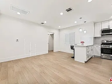 1 bed, 500 sqft, $2,250 — Photo 2