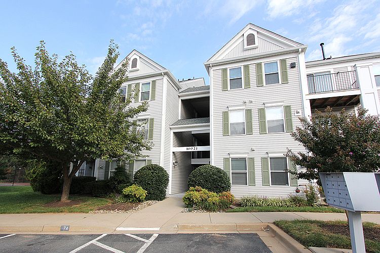1st image of 10021 Vanderbilt Cir #615