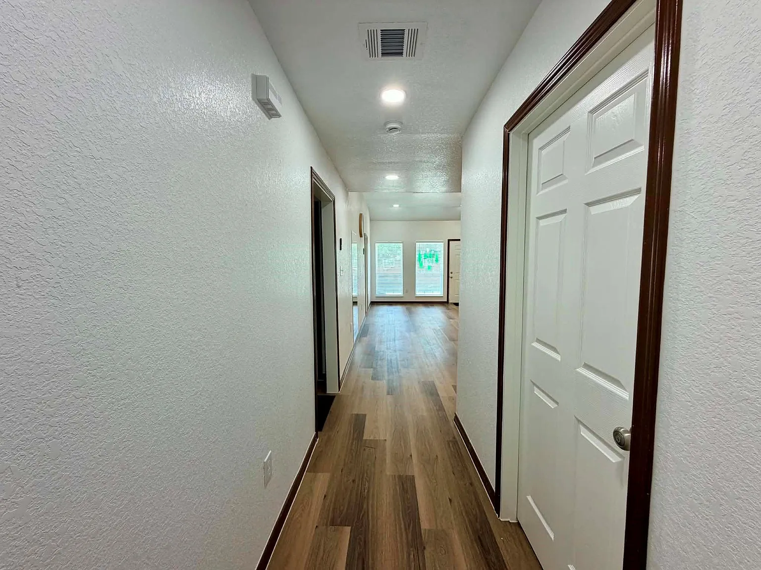 4 bed, 3.0 bath, 1725 sqft, $2,150 — Photo 4