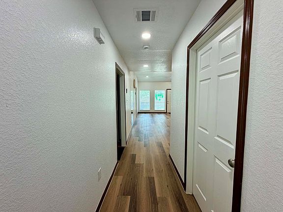 4th image of 10715 Carvel Ln