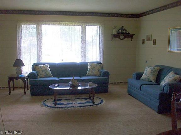 3rd image of 1699 Green Acres Dr