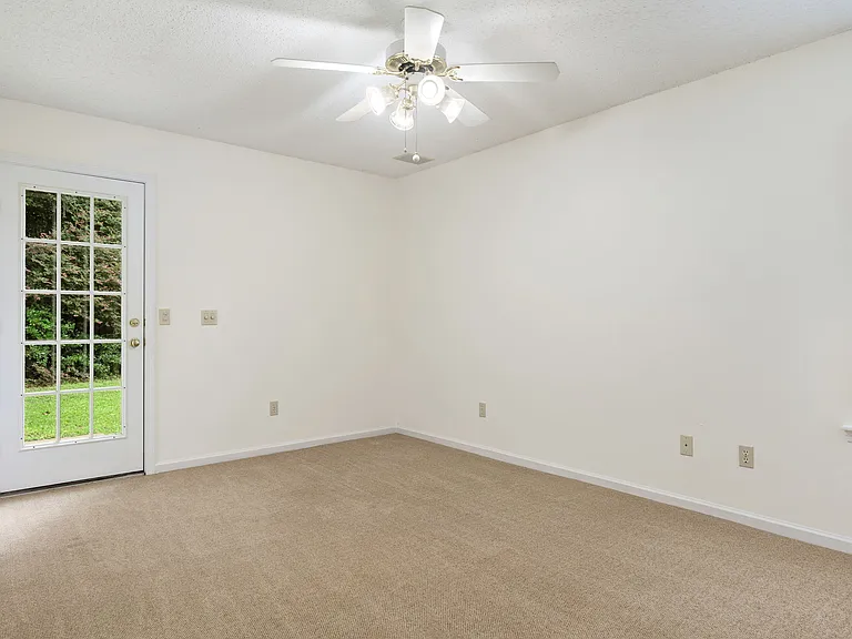 2445 Meadowlark Ln — Photo 20