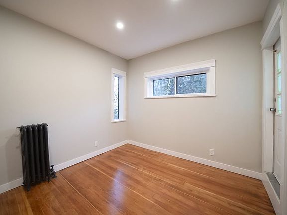 4th image of 2043 Stainsbury Ave #3