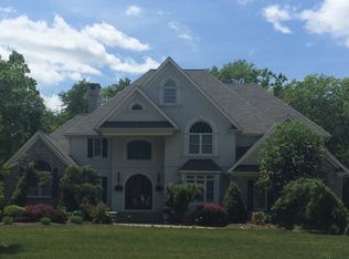 107 Crest Dr, Cranston, RI 02921