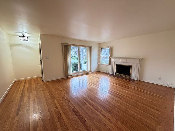 4th image of 1044-1048 Marcussen Dr #1044